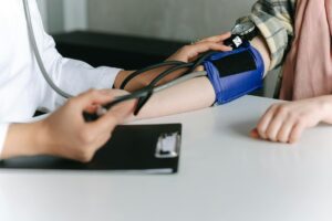 Niskie ciśnienie krwi – skuteczne sposoby na jego podwyższenie